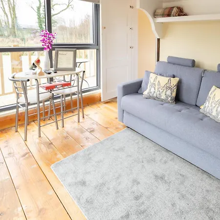 Campismo de Luxo Red Sheds 'herons Den'