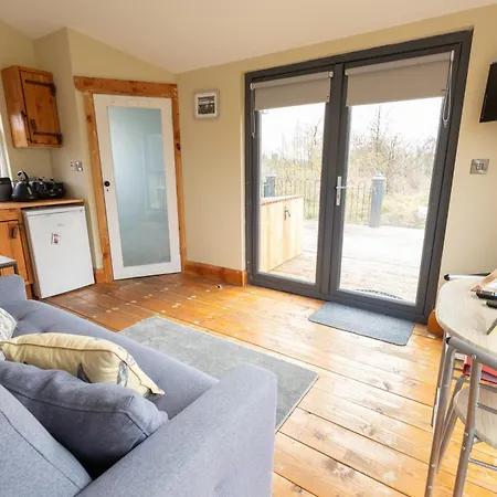 Red Sheds 'herons Den' * Portarlington